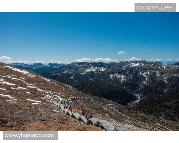 西安攀岩队转型之路探秘:从传统到现代的攀岩竞技新篇章 西安攀岩队转型之路探秘:从传统到现代的攀岩竞技新篇章